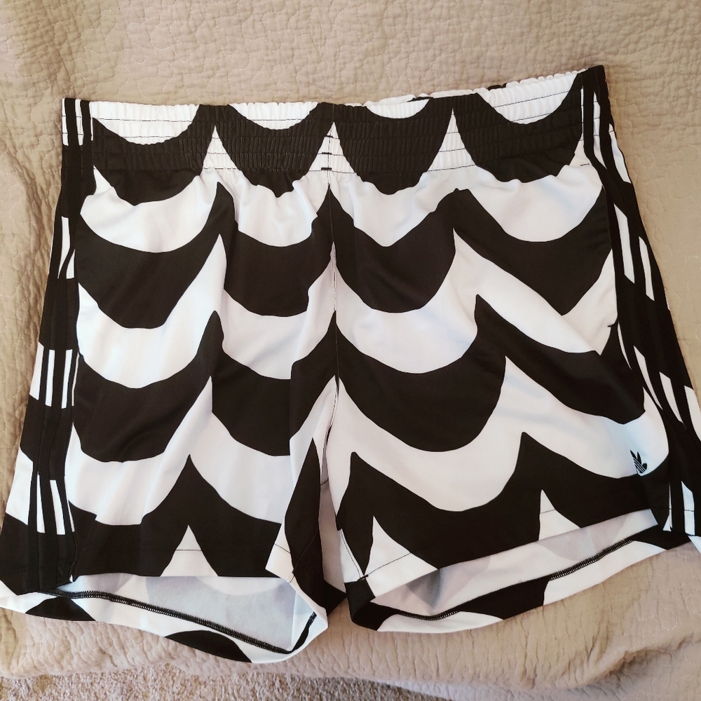 EUC Marimekko x Adidas 2X women's shorts